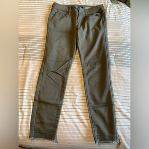 Cropped leggings -army green.